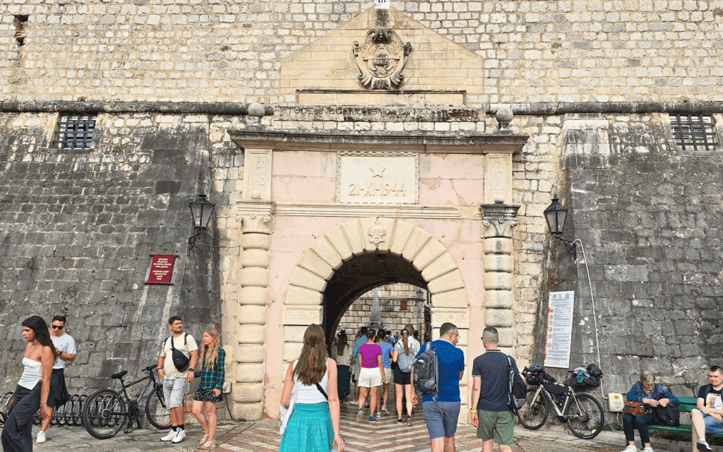Kotor Old Town'ın Deniz Kapısı