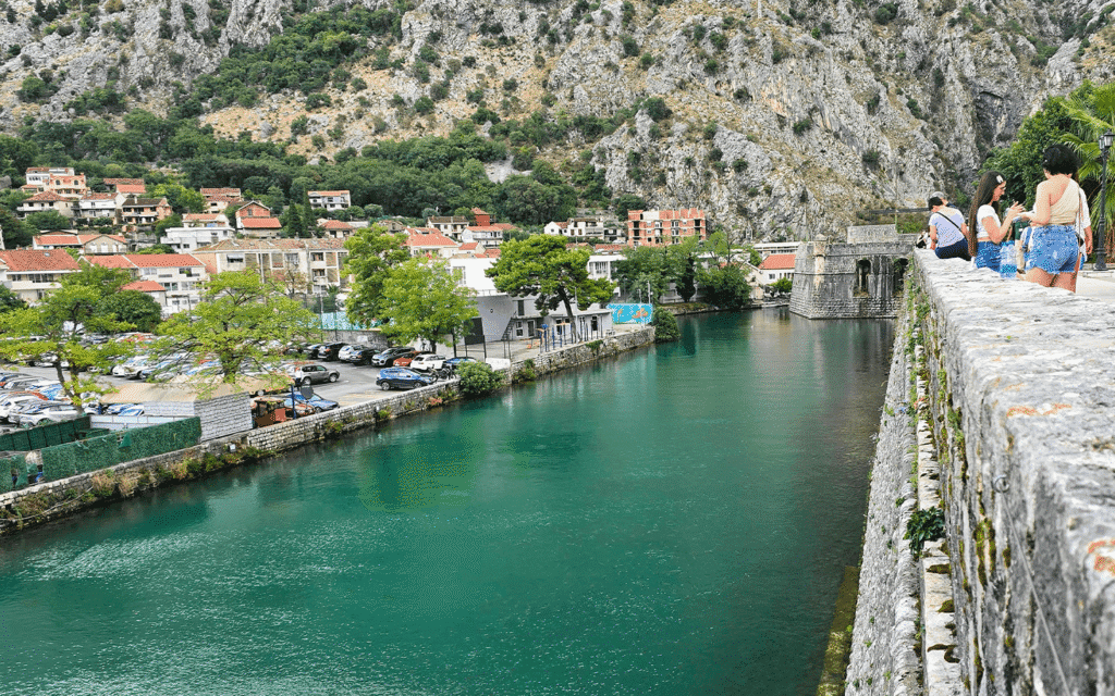 Kotor Surlarından Nehir Kapısı yönüne bakış.