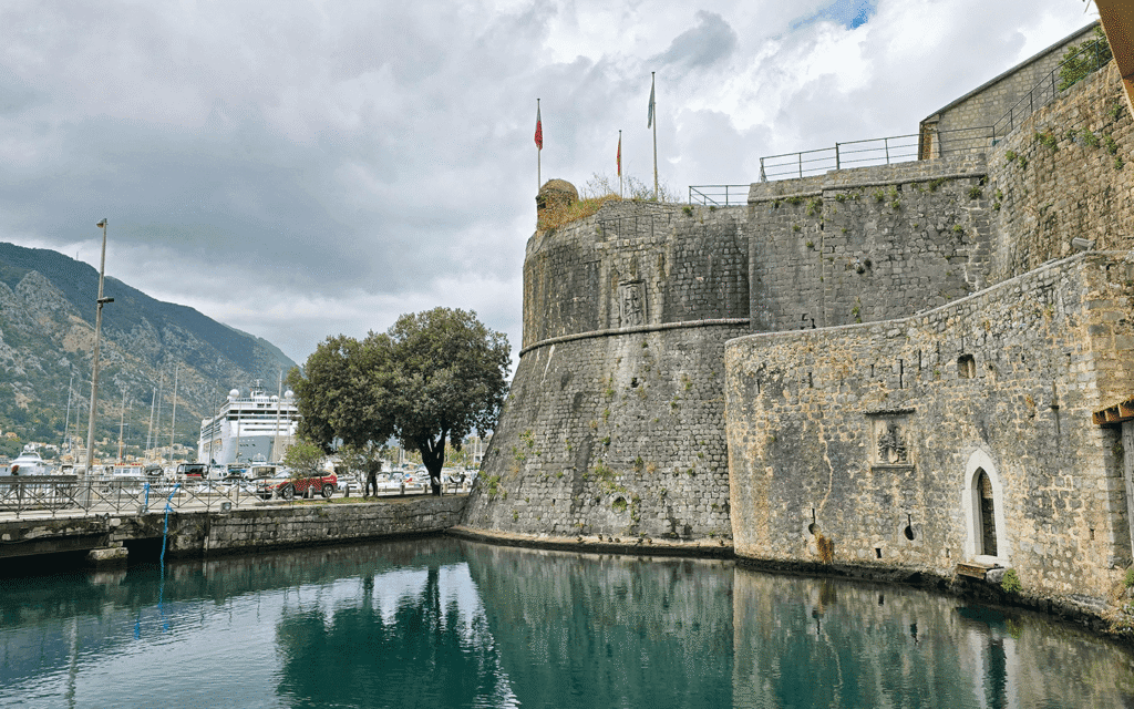 Kotor Surları