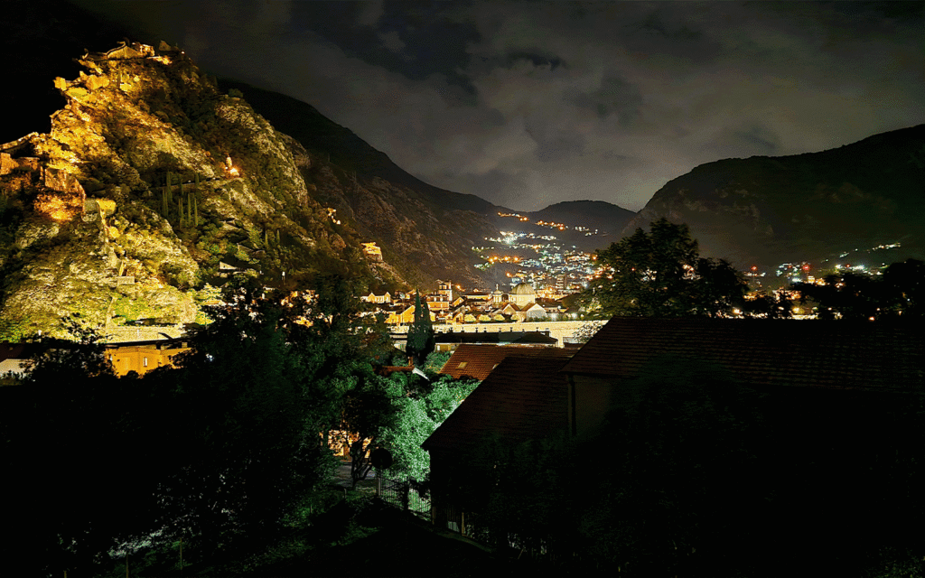 Balkonumuzdan Kotor manzarası