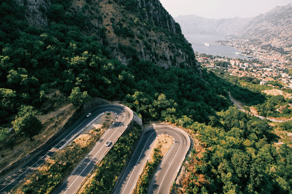 Serpentine Road